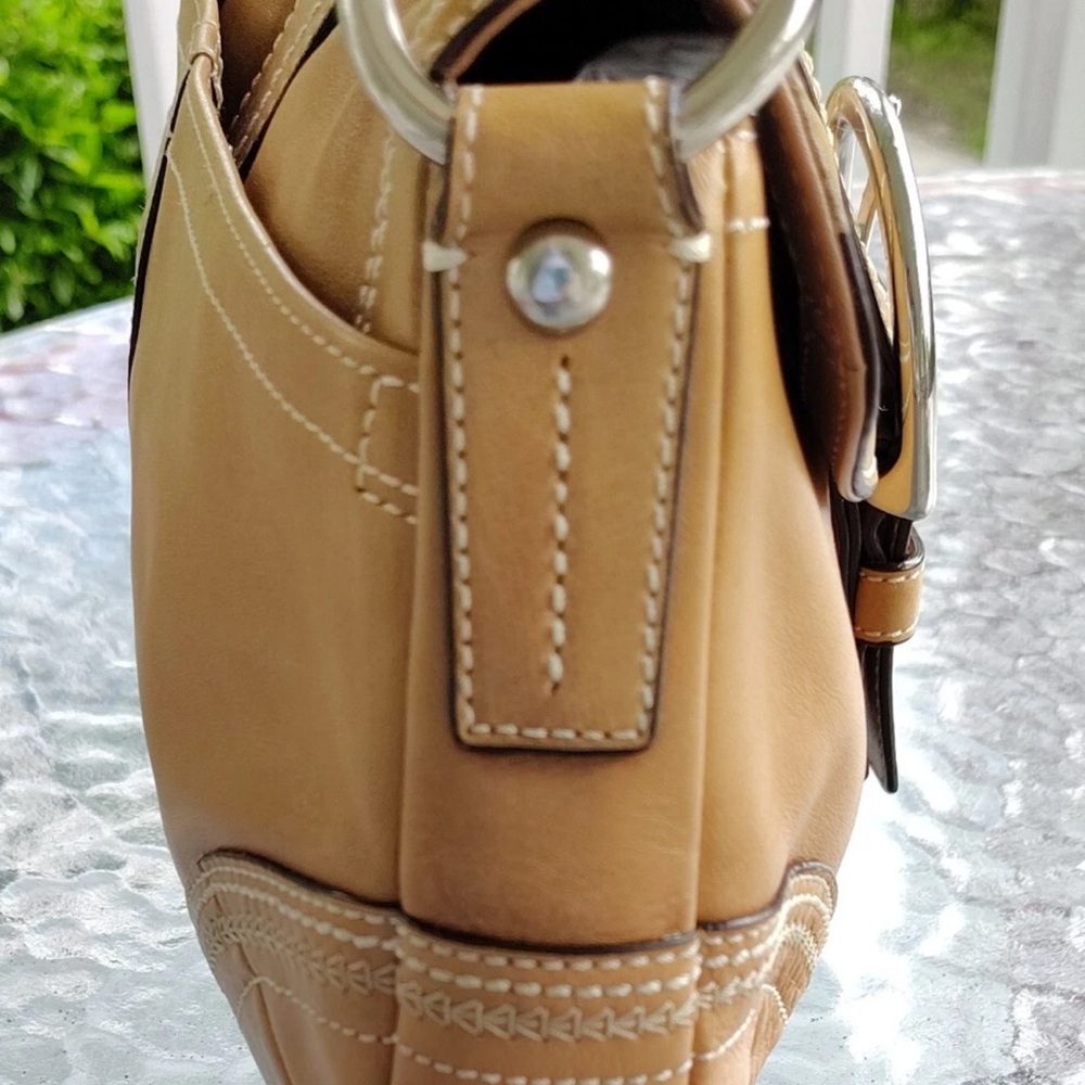 Coach 10578 Vintage British Tan Soho Leather w/Buckle Shoulder Bag - Picture 8 of 13
